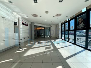 Immobile commerciale in Affitto a Bologna, zona Corticella, 1'100&euro;, 75 m²