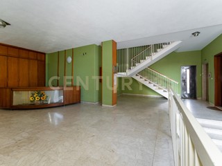 Appartamento in Vendita a Catania, 140'000€, 150 m², arredato