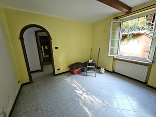 Appartamento in Vendita a Genova, 88'000&euro;, 63 m², con Box