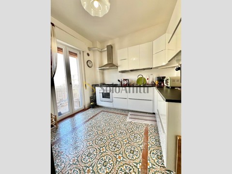 Trilocale in Affitto a Bari, zona Carrassi, 780€, 100 m²