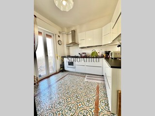 Trilocale in Affitto a Bari, zona Carrassi, 780€, 100 m²