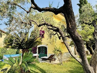 Casa Indipendente in Vendita a Ameglia, zona Bocca Di Magra, 599'000&euro;, 180 m²