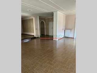 Appartamento in Vendita a Livorno, zona Calzabigi, 235'000€, 110 m²