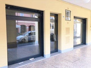 Immobile commerciale in Affitto a Crevalcore, 1'100€, 80 m²