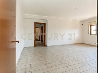 Trilocale in Vendita a Aci Castello, 109'000€, 80 m²