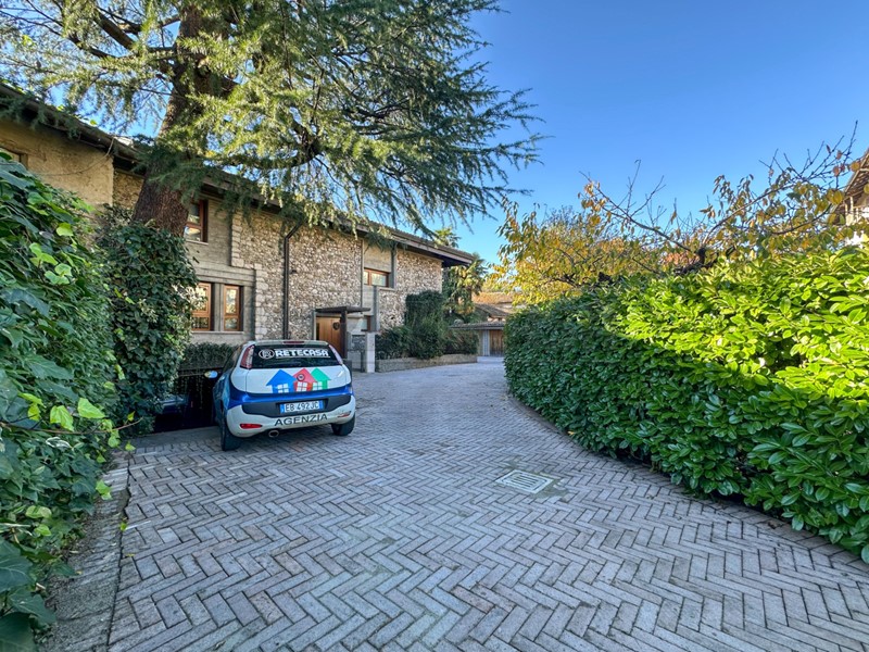 Casa Indipendente in Vendita a Tavagnacco, zona Feletto Umberto, 849'000&euro;, 497 m², con Box