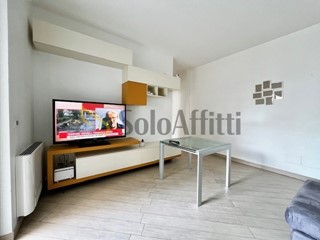 Trilocale in Affitto a Bari, zona Picone, 1'100€, 80 m², arredato