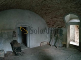 Magazzino in Affitto a Chieri, zona MurÃ¨, 300&euro;, 95 m²