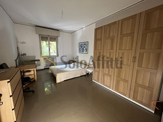 Stanza in Affitto a Modena, 400&euro;, 110 m²