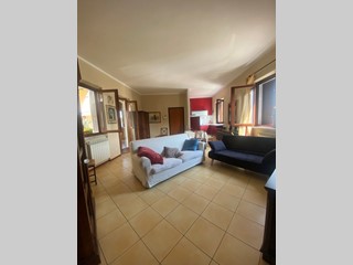 Bilocale in Affitto a Lucca, zona Arancio, 740€, 70 m², arredato