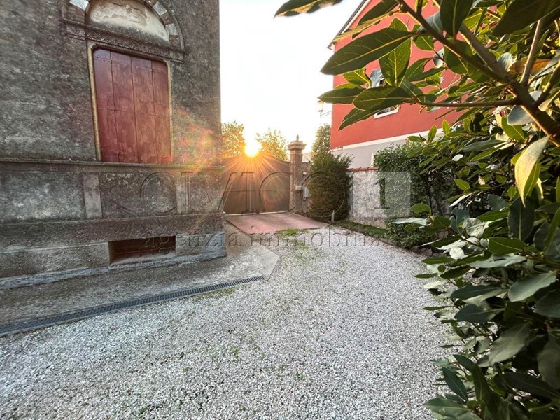 Casa Indipendente in Vendita a Noventa Vicentina, 439'000&euro;, 478 m²