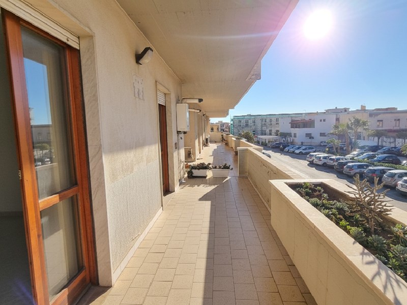 Ufficio in Affitto a Mondragone, 400&euro;, 75 m²