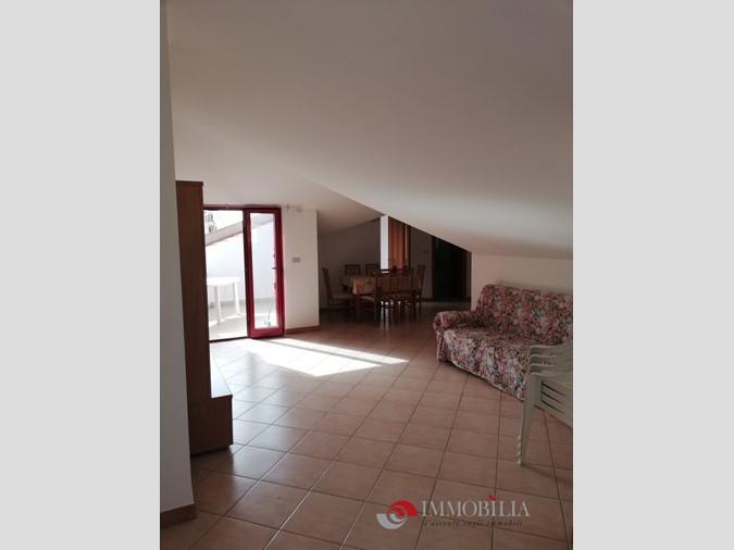 Attico in Vendita a Brancaleone, 90 m²