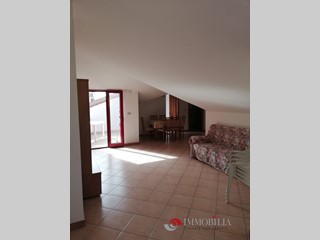 Attico in Vendita a Brancaleone, 90 m²