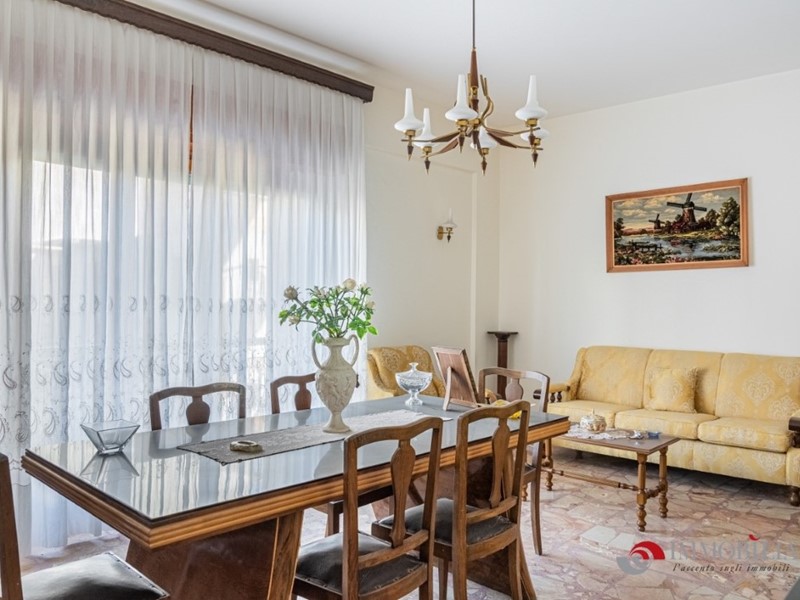 Appartamento in Vendita a Melito di Porto Salvo, 140 m²