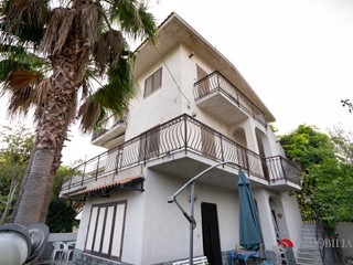 Villa in Vendita a Melito di Porto Salvo, 250 m²