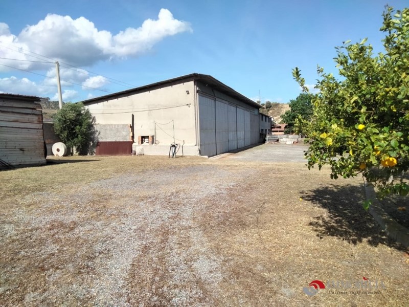 Ufficio in Vendita a San Lorenzo, 380 m²