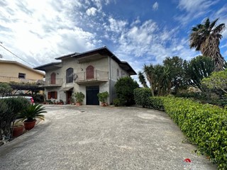 Villa in Vendita a Montebello Jonico, 400 m²