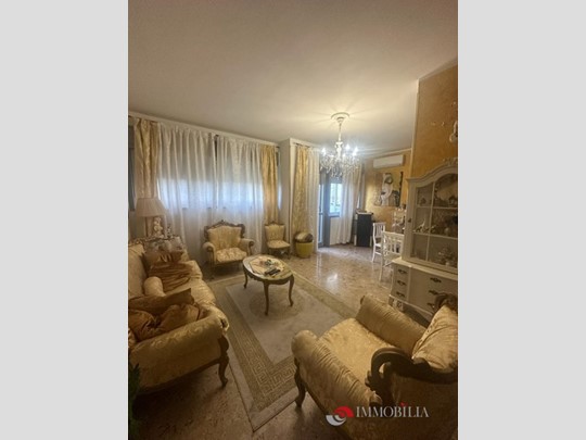 Quadrilocale in Vendita a Bova Marina, 120 m²