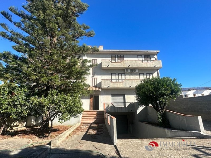 Casa Indipendente in Vendita a Melito di Porto Salvo, 1000 m²