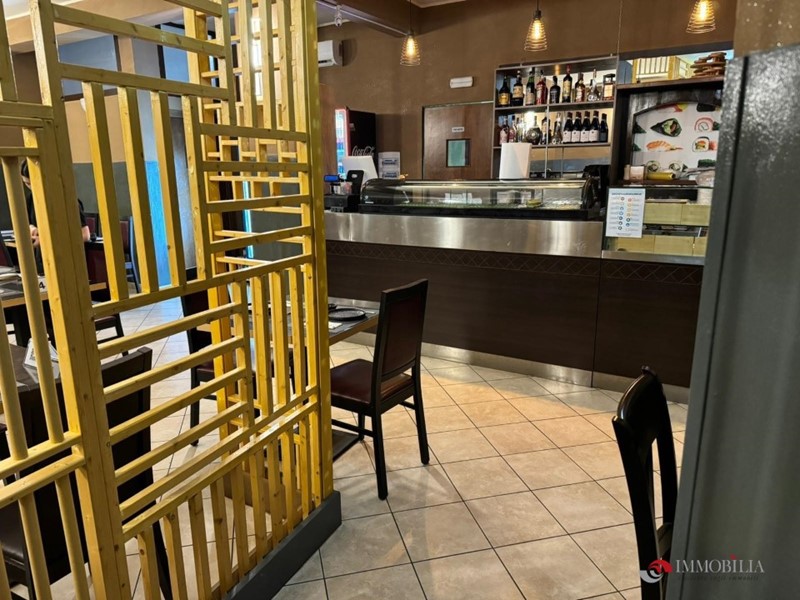 Negozio in Affitto a Melito di Porto Salvo, 150 m²