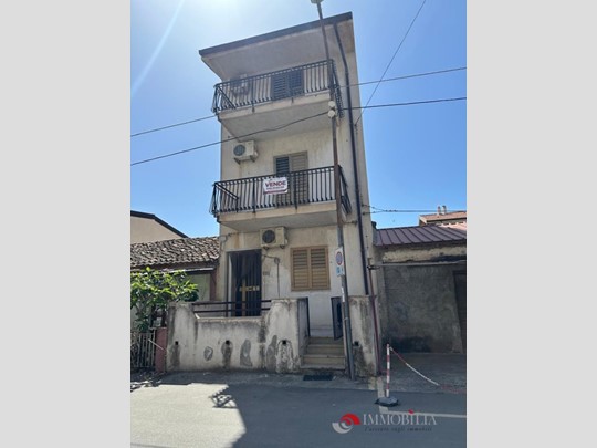 Casa Indipendente in Vendita a San Lorenzo, 210 m²