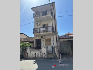 Casa Indipendente in Vendita a San Lorenzo, 210 m²