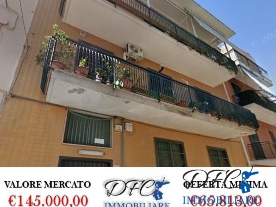 Trilocale in Vendita a Napoli, 65'813€, 105 m²