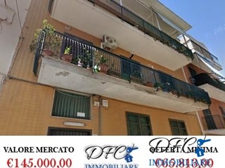 Trilocale in Vendita a Napoli, 65'813€, 105 m²