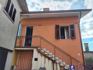 Casa Semi Indipendente in Vendita a Carrara, 95'000€, 70 m²