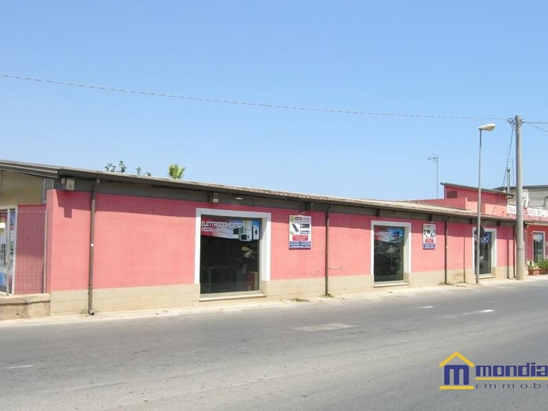 Negozio in Vendita a Pachino, 380'000&euro;, 