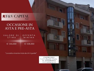 Appartamento in Vendita a Torino, 108'000&euro;, 133 m²