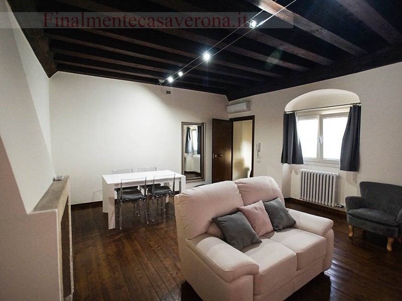 Trilocale in Affitto a Verona, 1'300€, 95 m²
