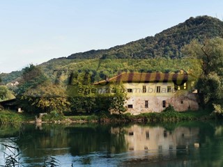 Rustico in Vendita a Pontida, 420'000€, 1160 m²