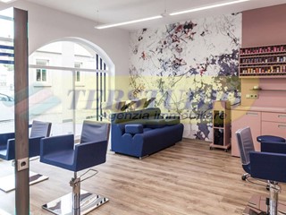 Negozio in Affitto a Brembate di Sopra, 600€, 65 m²