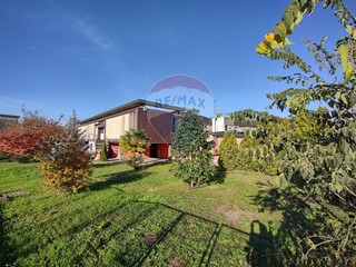 Capannone in Vendita a Vigevano, 380'000&euro;, 2500 m²