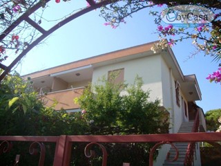 Villetta a schiera in Vendita a Santa Marinella, 159'000&euro;, 60 m²