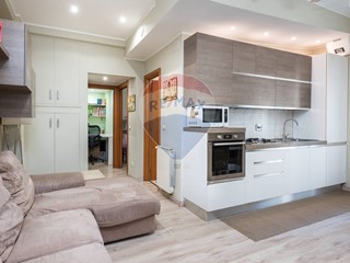 Trilocale in Vendita a Roma, 159'000€, 52 m²