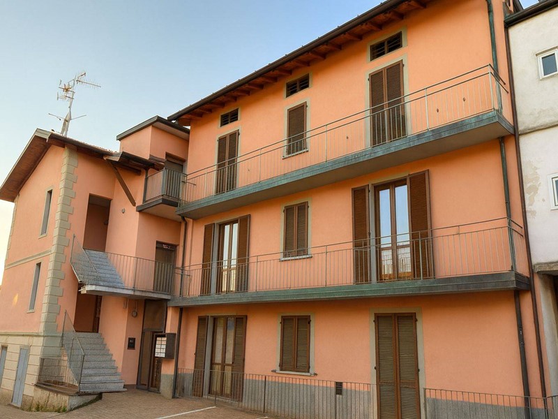 Bilocale in Vendita a Varese, 89'000&euro;, 61 m²