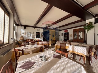 Attività commerciale in Vendita a Induno Olona, 115'000&euro;, 130 m²