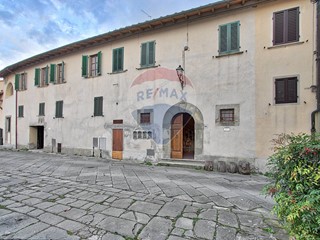 Appartamento in Vendita a Bucine, 65'000&euro;, 145 m²
