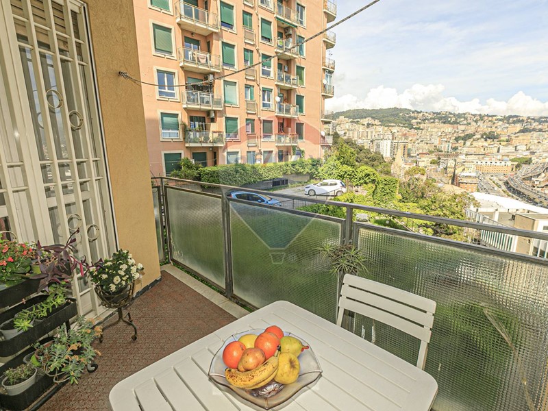 Appartamento in Vendita a Genova, 105'000&euro;, 69 m²