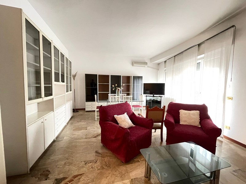 Quadrilocale in Affitto a Rimini, 900€, 110 m²