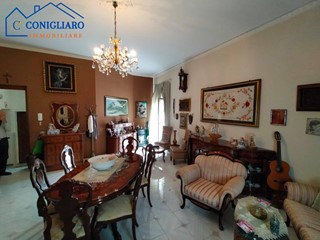 Appartamento in Vendita a Carini, 125'000&euro;, 154 m²