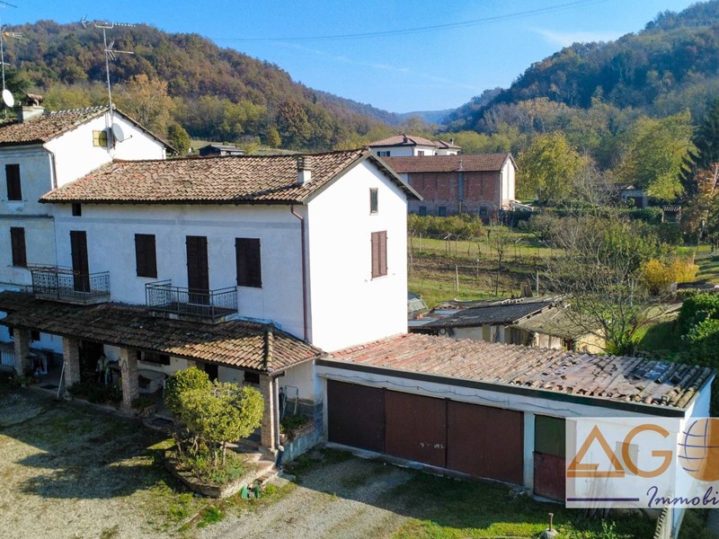 Casa Indipendente in Vendita a Sarezzano, 120'000&euro;, 250 m²