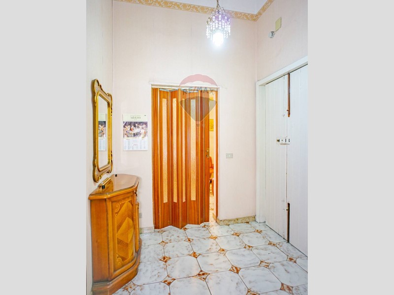 Casa Indipendente in Vendita a Paternò, 45'000€, 160 m²