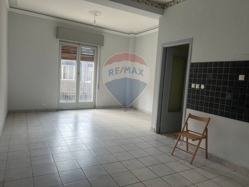 Appartamento in Vendita a Paternò, 100'000€, 156 m²