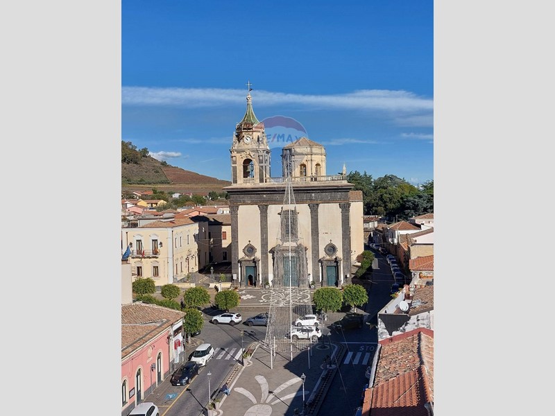 Appartamento in Vendita a Viagrande, 125'000€, 90 m²