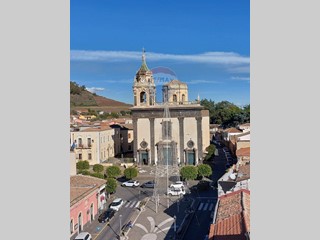 Appartamento in Vendita a Viagrande, 125'000€, 90 m²