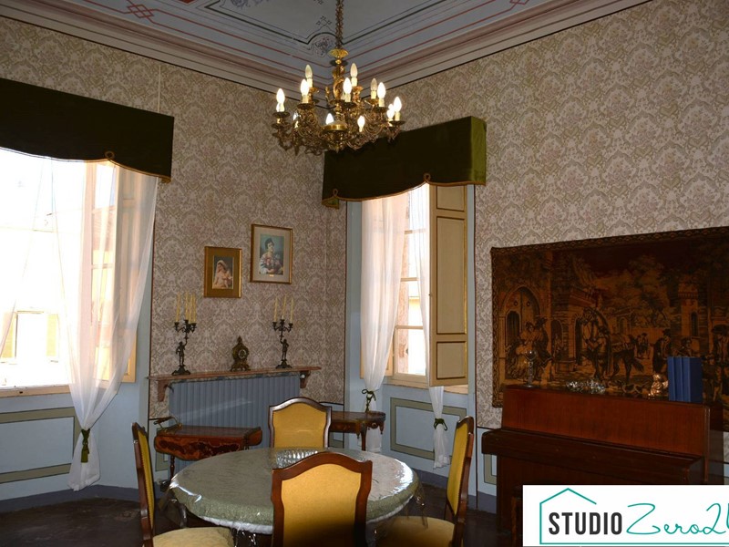 Appartamento in Vendita a Amelia, 315'000&euro;, 253 m²